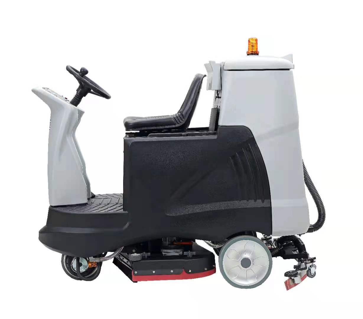 高效清洁利器：驾驶式洗地机的刷新之路